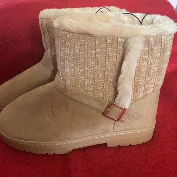 Faux suede/ knitted snow booties - Picture 1 of 9